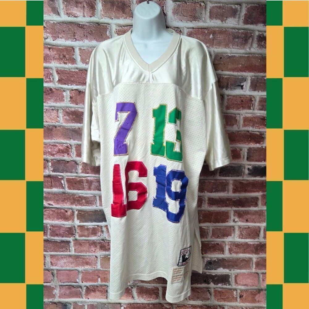 Mitchell & Ness Legends Jersey Size 54 Yellow Elway Marino Montana Unitas V Neck